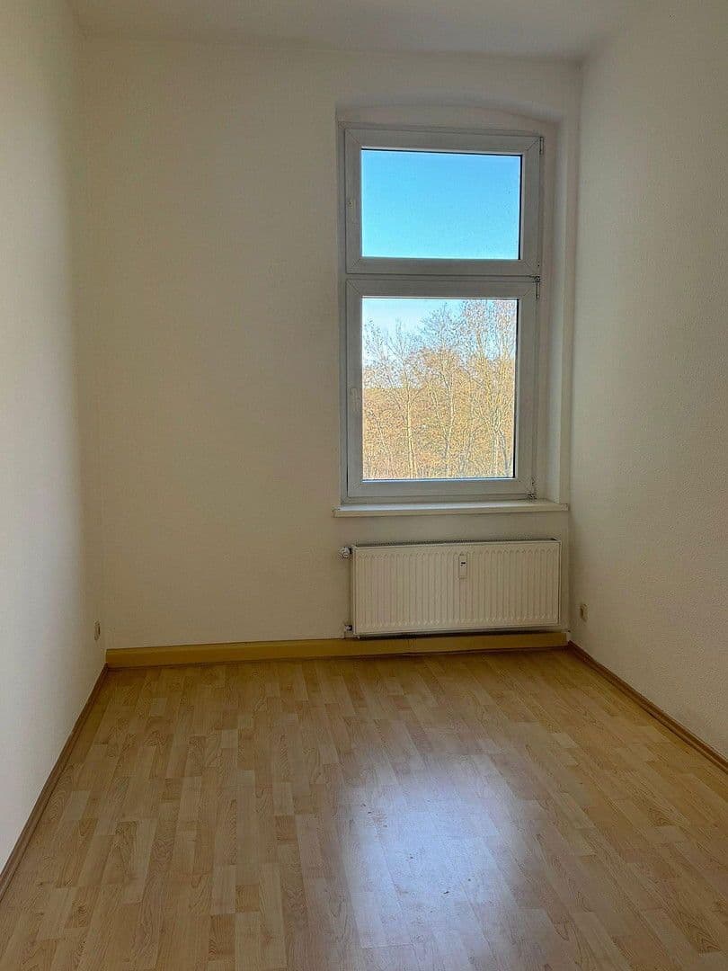 Prenájom bytu 4-izbový 105 m², Eisenbahnstraße 46, Eberswalde, Brandenbursko Prenájom bytu 4-izbový 105 m², Eisenbahnstraße 46, Eberswalde, Brandenbursko