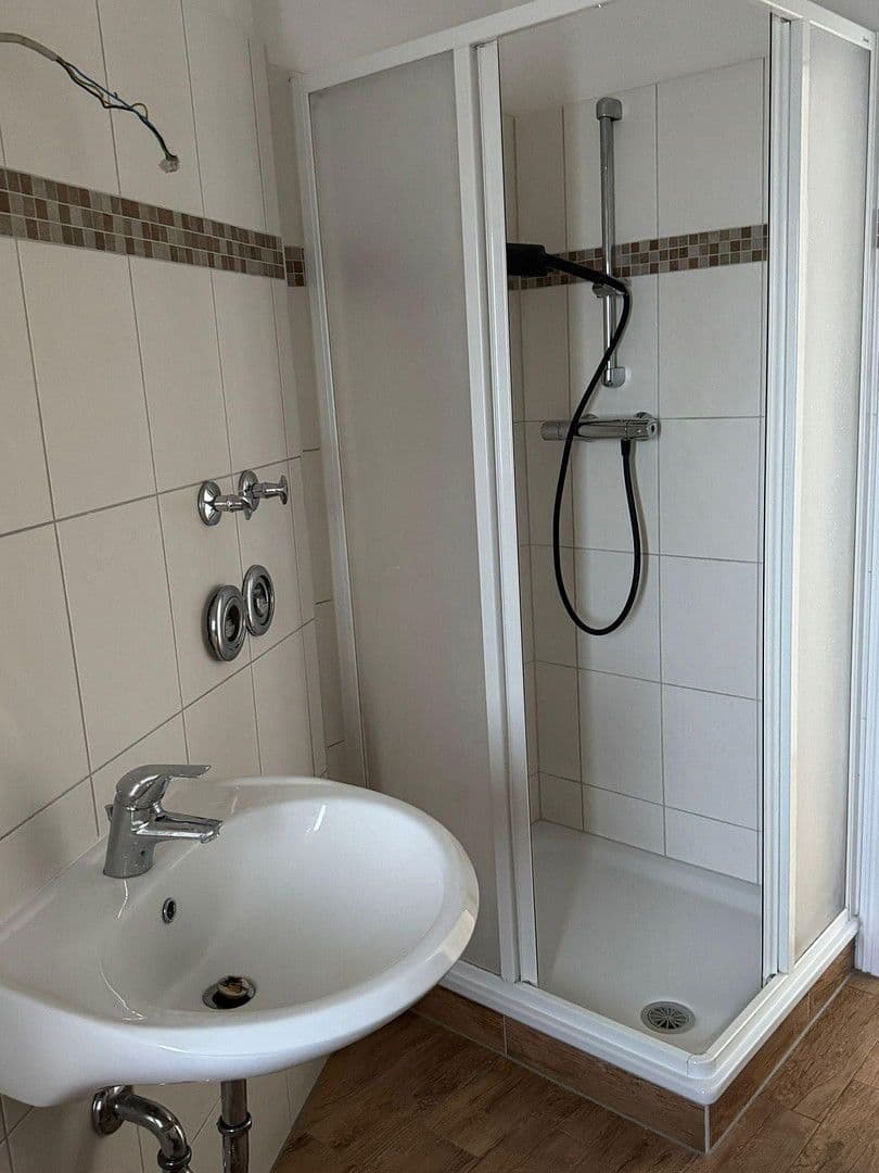 Prenájom bytu 4-izbový 105 m², Eisenbahnstraße 46, Eberswalde, Brandenbursko Prenájom bytu 4-izbový 105 m², Eisenbahnstraße 46, Eberswalde, Brandenbursko