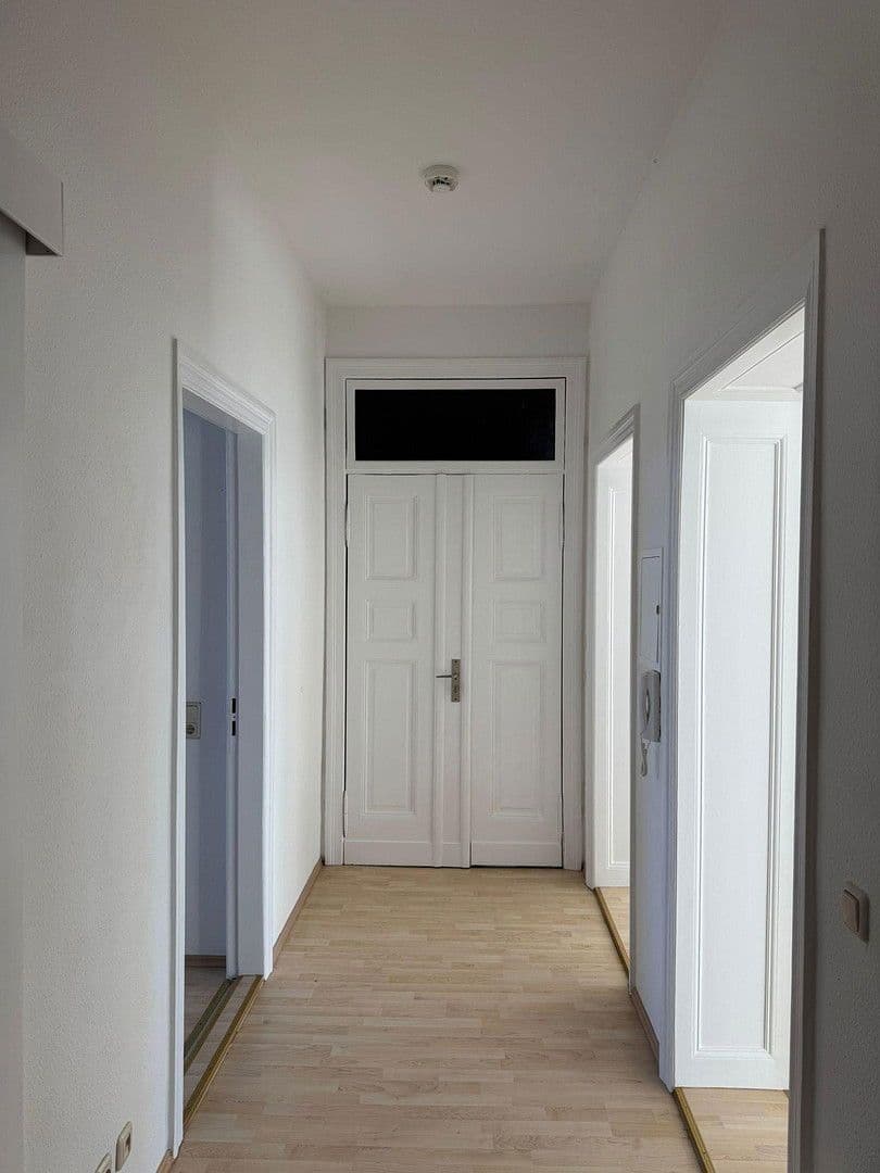 Prenájom bytu 4-izbový 105 m², Eisenbahnstraße 46, Eberswalde, Brandenbursko Prenájom bytu 4-izbový 105 m², Eisenbahnstraße 46, Eberswalde, Brandenbursko