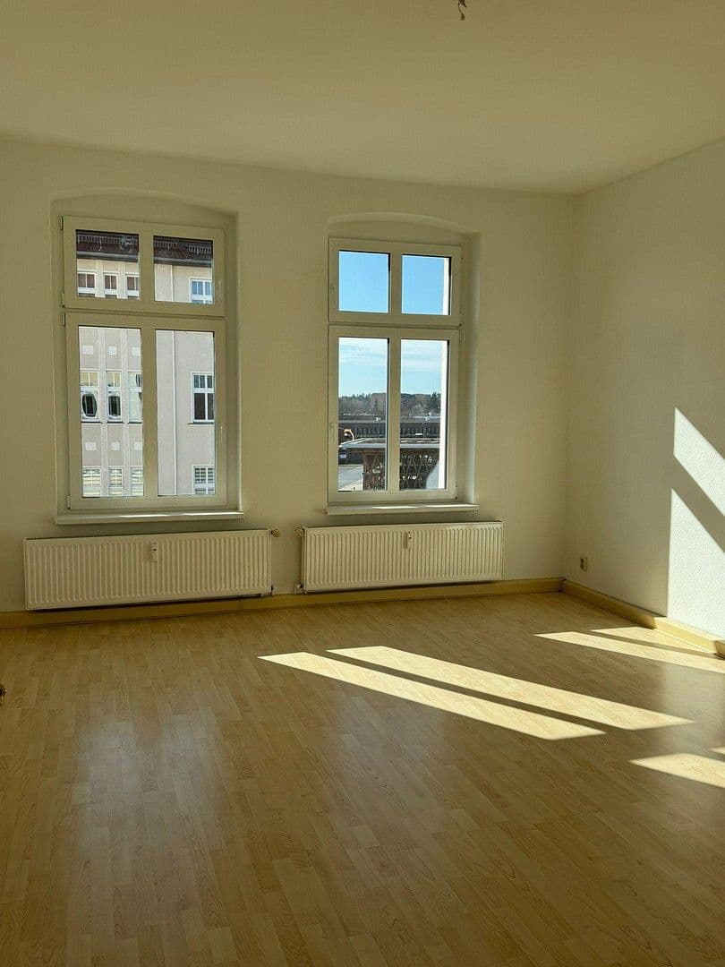 Prenájom bytu 4-izbový 105 m², Eisenbahnstraße 46, Eberswalde, Brandenbursko Prenájom bytu 4-izbový 105 m², Eisenbahnstraße 46, Eberswalde, Brandenbursko