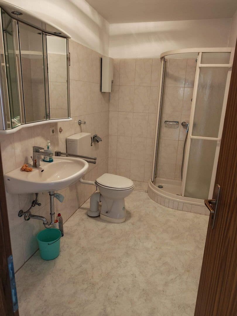 Prenájom bytu 3-izbový 89 m², Uttenreuth, Bavorsko Prenájom bytu 3-izbový 89 m², Uttenreuth, Bavorsko