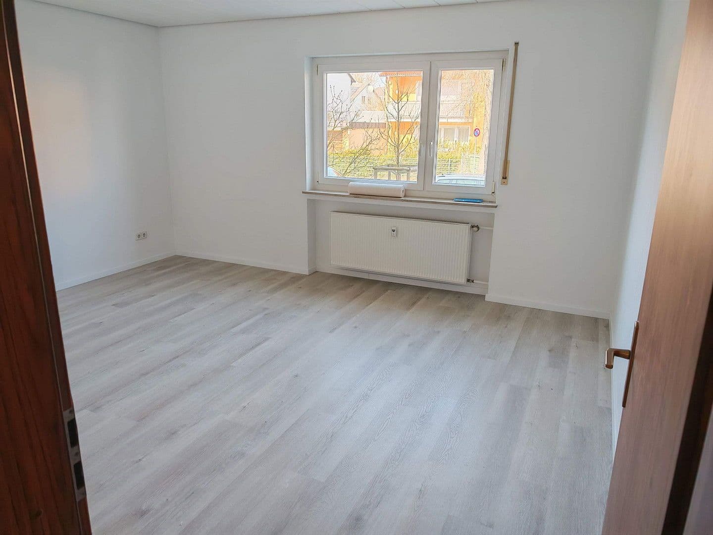 Prenájom bytu 3-izbový 89 m², Uttenreuth, Bavorsko Prenájom bytu 3-izbový 89 m², Uttenreuth, Bavorsko