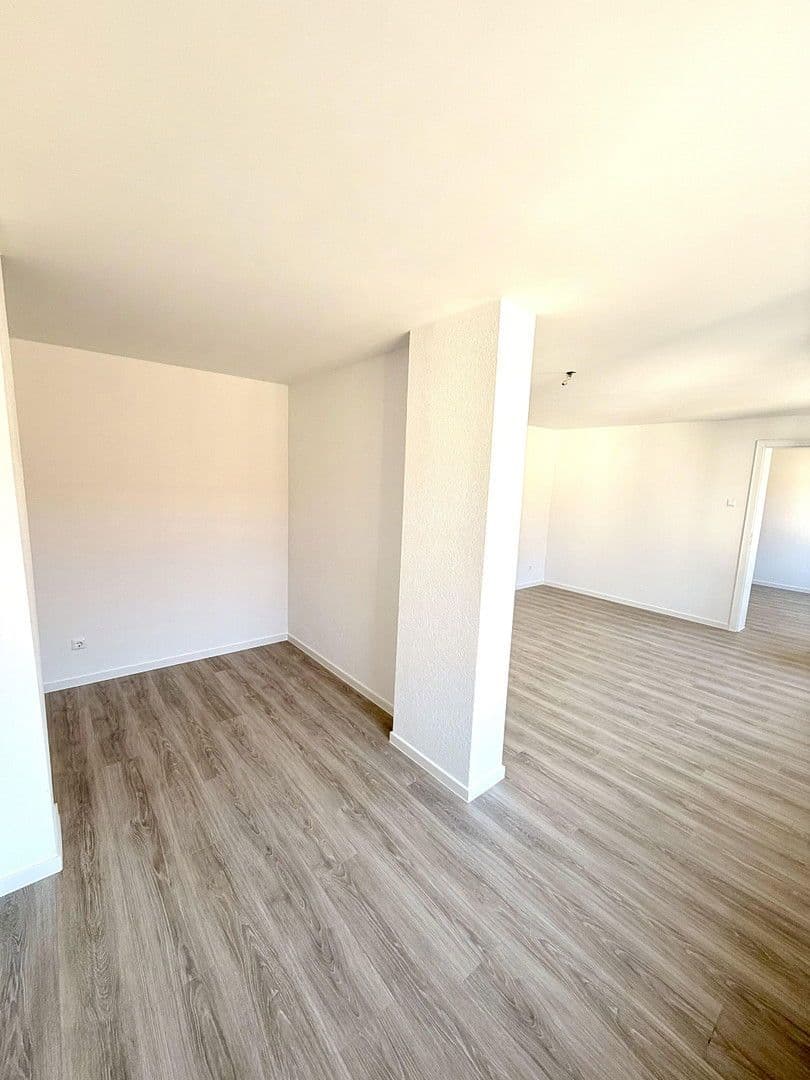 Prenájom bytu 3-izbový 65 m², Hannover, Dolné Sasko Prenájom bytu 3-izbový 65 m², Hannover, Dolné Sasko