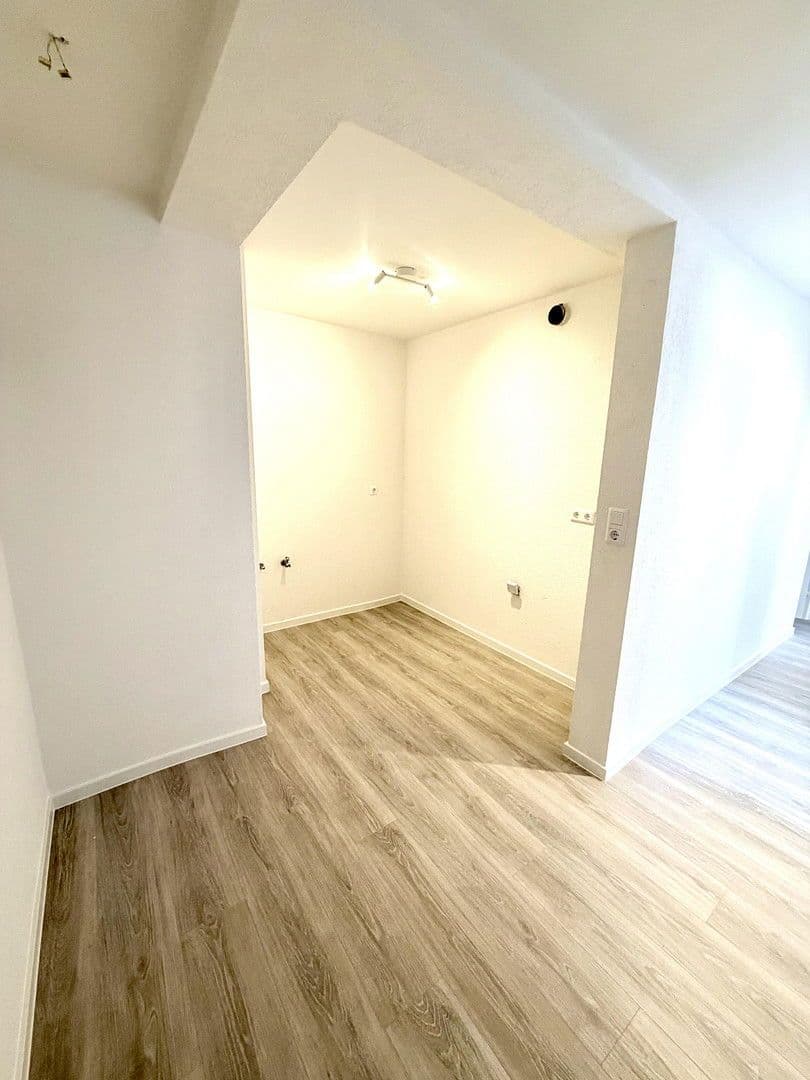 Prenájom bytu 3-izbový 65 m², Hannover, Dolné Sasko Prenájom bytu 3-izbový 65 m², Hannover, Dolné Sasko