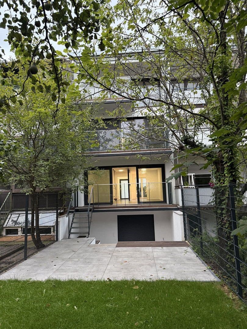 Prenájom domu 160 m², pozemek 160 m², Rankackerweg 38A, Freiburg im Breisgau, Bádensko-Wurttembersko Prenájom domu 160 m², pozemek 160 m², Rankackerweg 38A, Freiburg im Breisgau, Bádensko-Wurttembersko