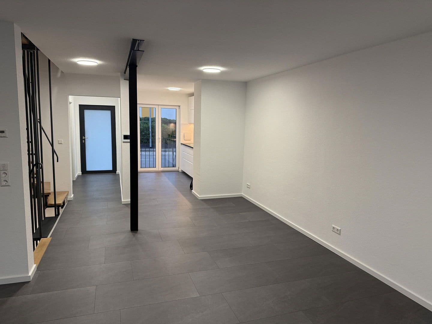 Prenájom domu 160 m², pozemek 160 m², Rankackerweg 38A, Freiburg im Breisgau, Bádensko-Wurttembersko Prenájom domu 160 m², pozemek 160 m², Rankackerweg 38A, Freiburg im Breisgau, Bádensko-Wurttembersko