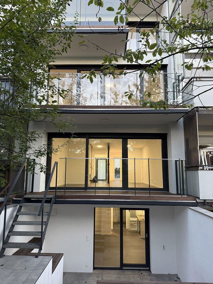 Prenájom domu 160 m², pozemek 160 m², Rankackerweg 38A, Freiburg im Breisgau, Bádensko-Wurttembersko Prenájom domu 160 m², pozemek 160 m², Rankackerweg 38A, Freiburg im Breisgau, Bádensko-Wurttembersko