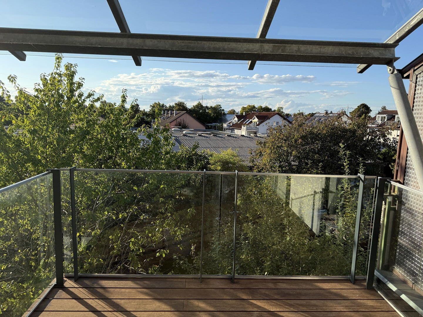 Prenájom domu 160 m², pozemek 160 m², Rankackerweg 38A, Freiburg im Breisgau, Bádensko-Wurttembersko Prenájom domu 160 m², pozemek 160 m², Rankackerweg 38A, Freiburg im Breisgau, Bádensko-Wurttembersko