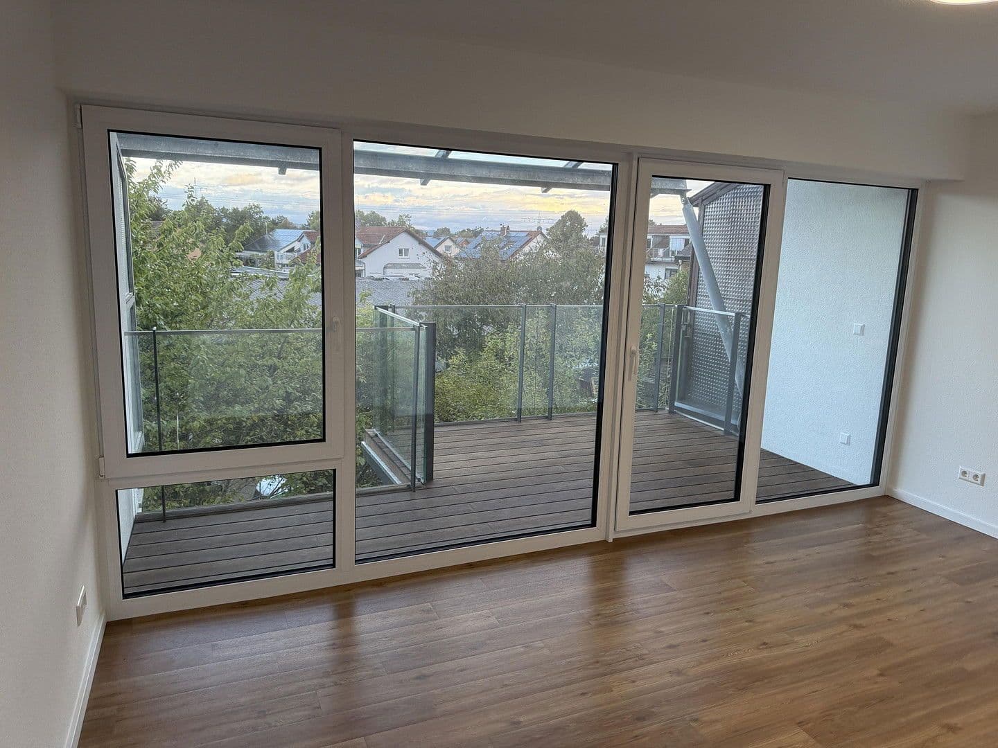 Prenájom domu 160 m², pozemek 160 m², Rankackerweg 38A, Freiburg im Breisgau, Bádensko-Wurttembersko Prenájom domu 160 m², pozemek 160 m², Rankackerweg 38A, Freiburg im Breisgau, Bádensko-Wurttembersko