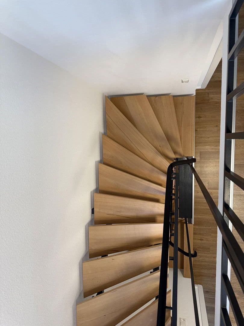 Prenájom domu 160 m², pozemek 160 m², Rankackerweg 38A, Freiburg im Breisgau, Bádensko-Wurttembersko Prenájom domu 160 m², pozemek 160 m², Rankackerweg 38A, Freiburg im Breisgau, Bádensko-Wurttembersko