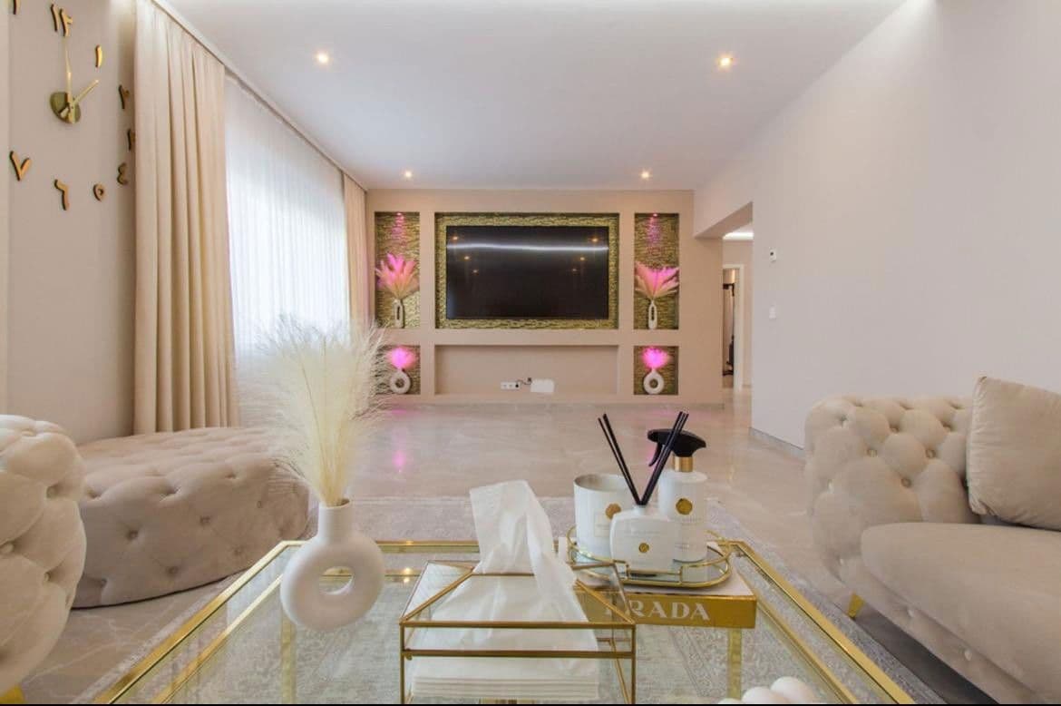 Predaj domu 307 m², pozemek 742 m², Meiergarten 3, Ronnenberg, Dolné Sasko Predaj domu 307 m², pozemek 742 m², Meiergarten 3, Ronnenberg, Dolné Sasko