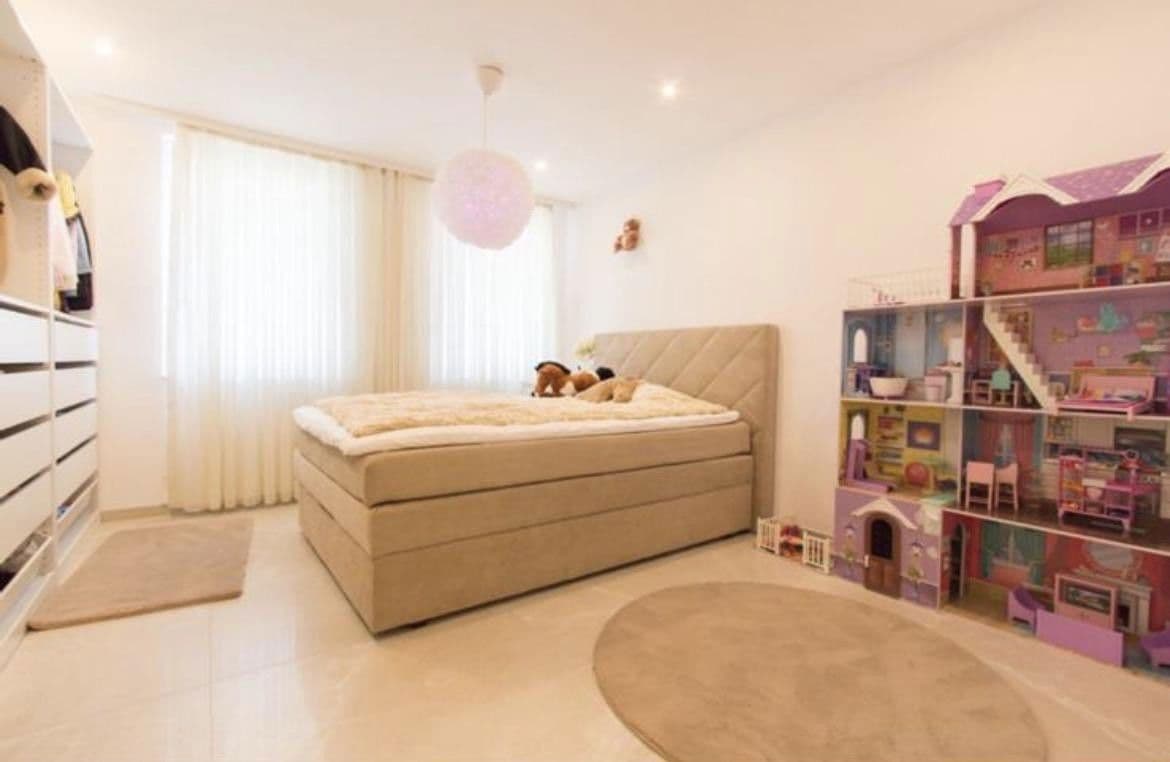 Predaj domu 307 m², pozemek 742 m², Meiergarten 3, Ronnenberg, Dolné Sasko Predaj domu 307 m², pozemek 742 m², Meiergarten 3, Ronnenberg, Dolné Sasko