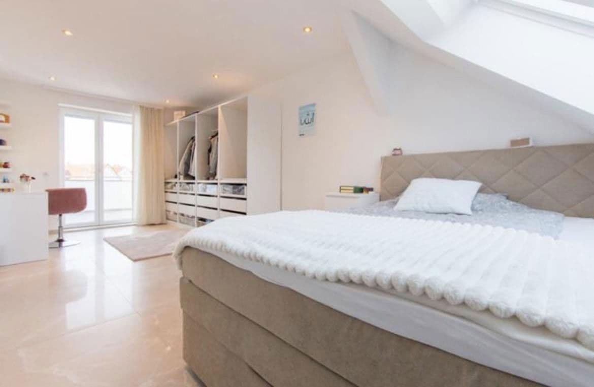 Predaj domu 307 m², pozemek 742 m², Meiergarten 3, Ronnenberg, Dolné Sasko Predaj domu 307 m², pozemek 742 m², Meiergarten 3, Ronnenberg, Dolné Sasko