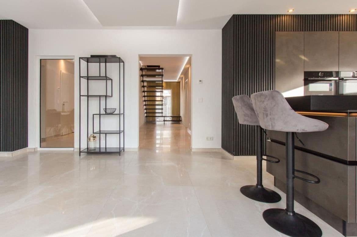 Predaj domu 307 m², pozemek 742 m², Meiergarten 3, Ronnenberg, Dolné Sasko Predaj domu 307 m², pozemek 742 m², Meiergarten 3, Ronnenberg, Dolné Sasko