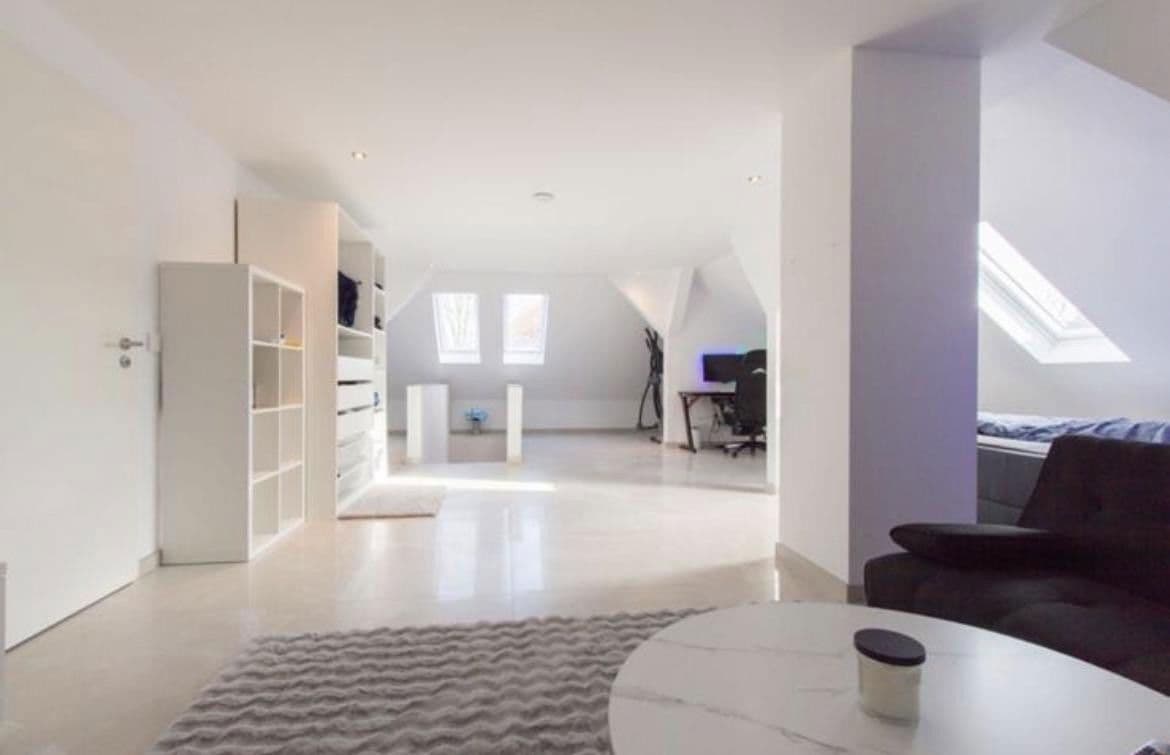 Predaj domu 307 m², pozemek 742 m², Meiergarten 3, Ronnenberg, Dolné Sasko Predaj domu 307 m², pozemek 742 m², Meiergarten 3, Ronnenberg, Dolné Sasko