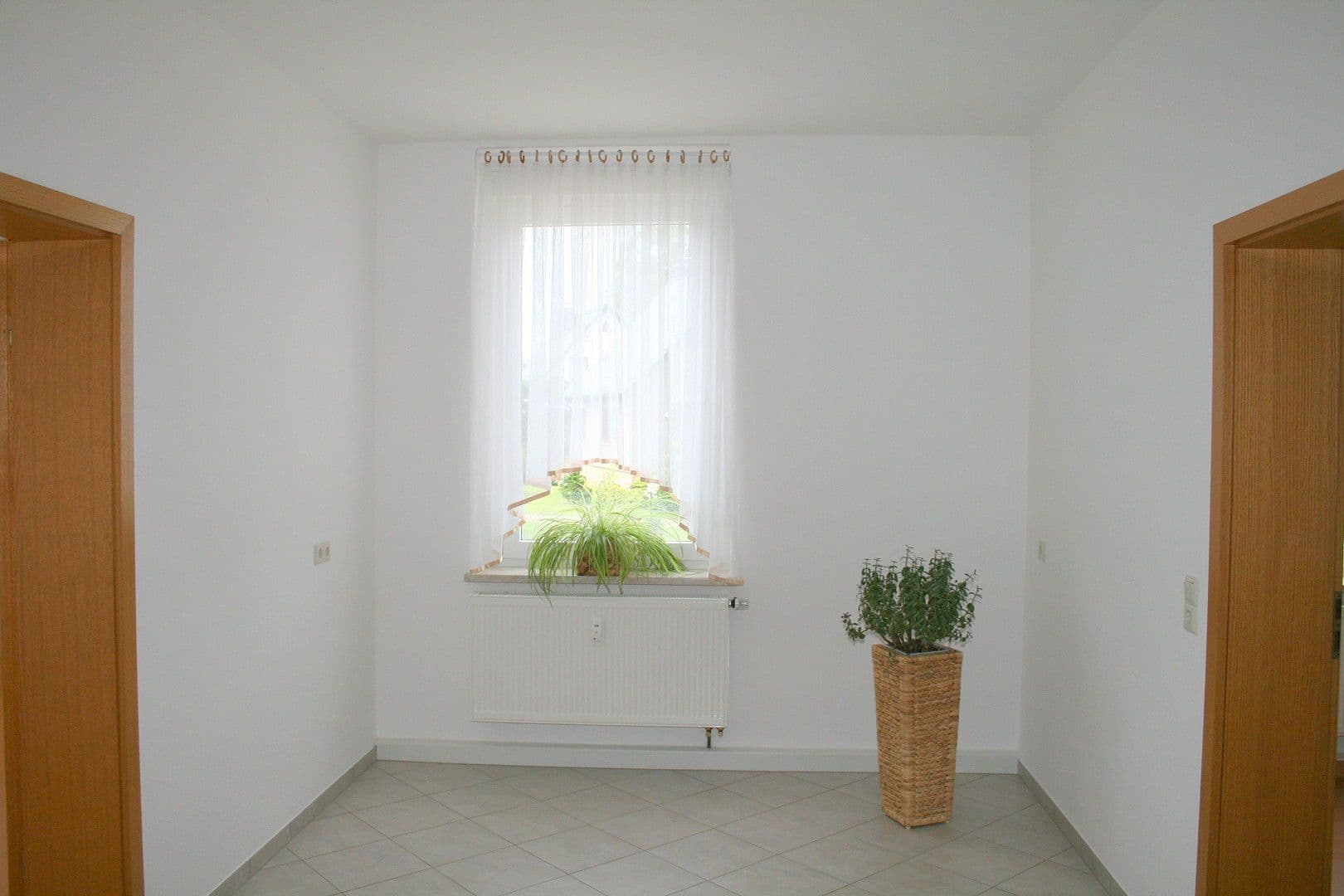 Prenájom bytu 2-izbový 57 m², Hauptstraße 9, Gersdorf, Sasko Prenájom bytu 2-izbový 57 m², Hauptstraße 9, Gersdorf, Sasko