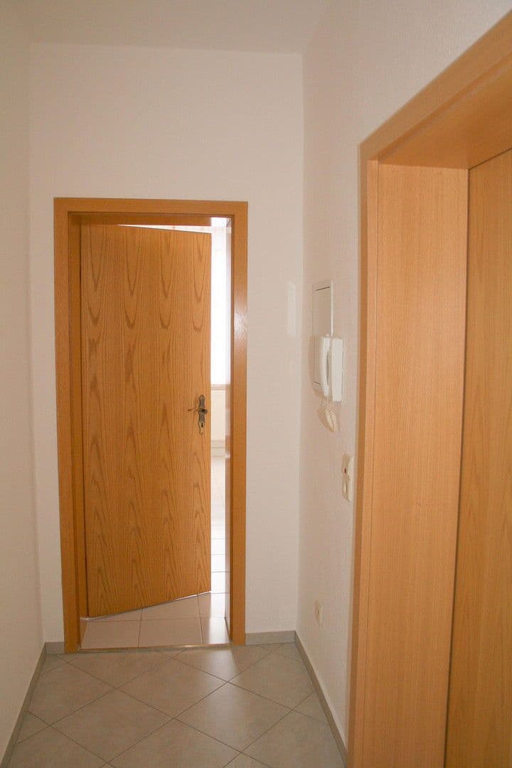 Prenájom bytu 2-izbový 57 m², Hauptstraße 9, Gersdorf, Sasko Prenájom bytu 2-izbový 57 m², Hauptstraße 9, Gersdorf, Sasko