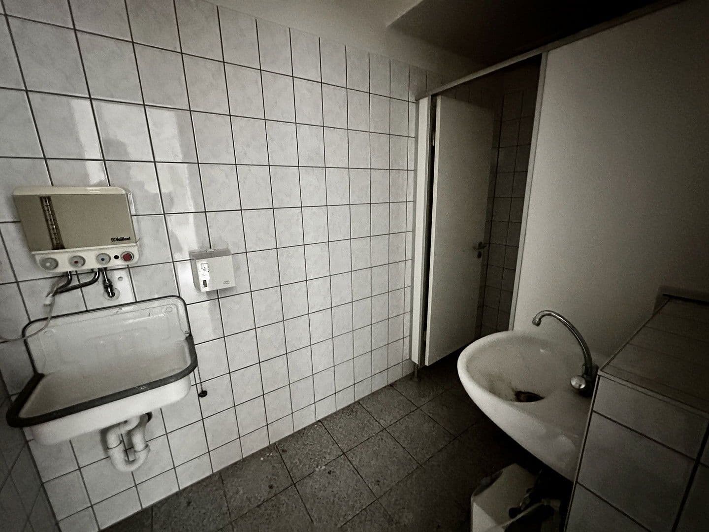 Prenájom nebytového priestoru 135 m², Burgstr. 44, Leverkusen, Severné Porýnie - Westfálsko Prenájom nebytového priestoru 135 m², Burgstr. 44, Leverkusen, Severné Porýnie - Westfálsko