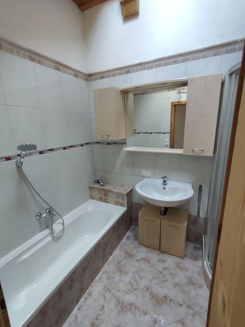 Predaj bytu 3-izbový 83 m², Kirchplatz 3, Götzens, Tirolsko Predaj bytu 3-izbový 83 m², Kirchplatz 3, Götzens, Tirolsko