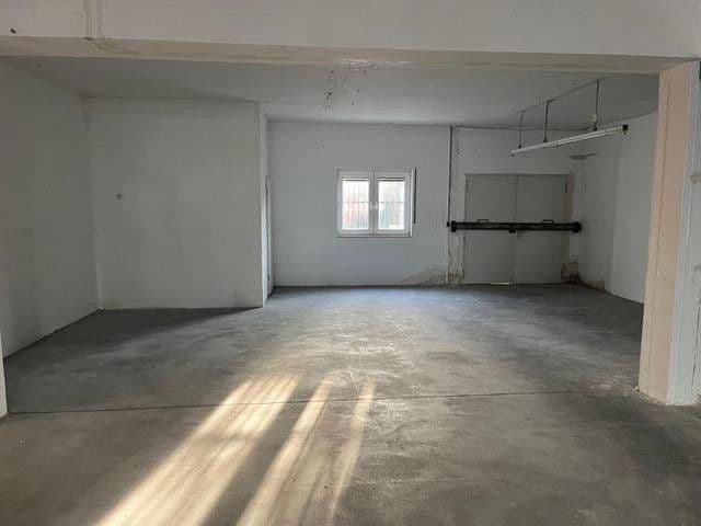 Prenájom nebytového priestoru 220 m², Burgstr.44, Leverkusen, Severné Porýnie - Westfálsko Prenájom nebytového priestoru 220 m², Burgstr.44, Leverkusen, Severné Porýnie - Westfálsko