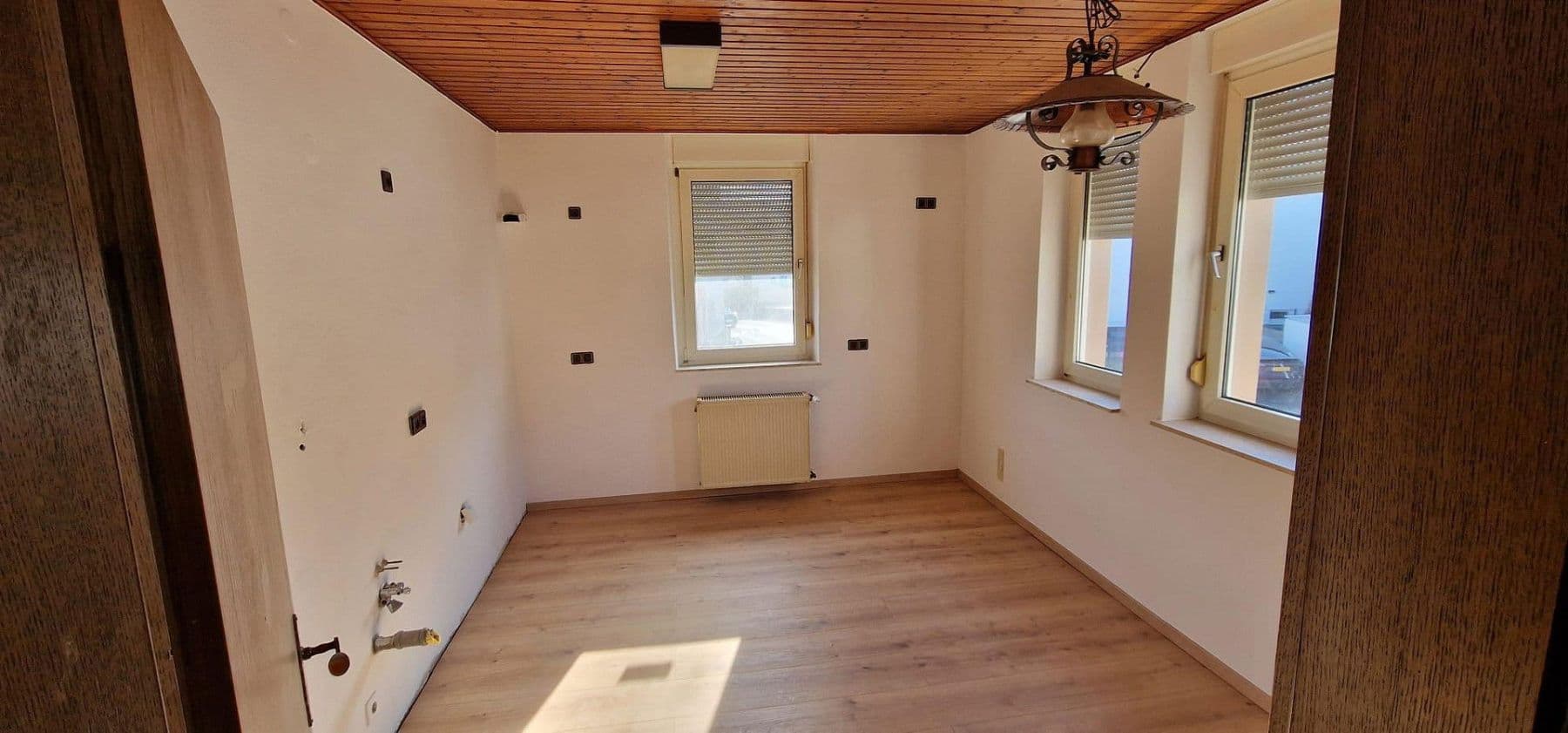 Prenájom bytu 3-izbový 90 m², Hundsangen, Porýnie-Falcko Prenájom bytu 3-izbový 90 m², Hundsangen, Porýnie-Falcko