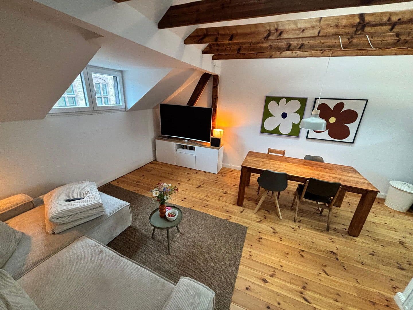 Prenájom bytu 3-izbový 77 m², Duisburg, Severné Porýnie - Westfálsko Prenájom bytu 3-izbový 77 m², Duisburg, Severné Porýnie - Westfálsko