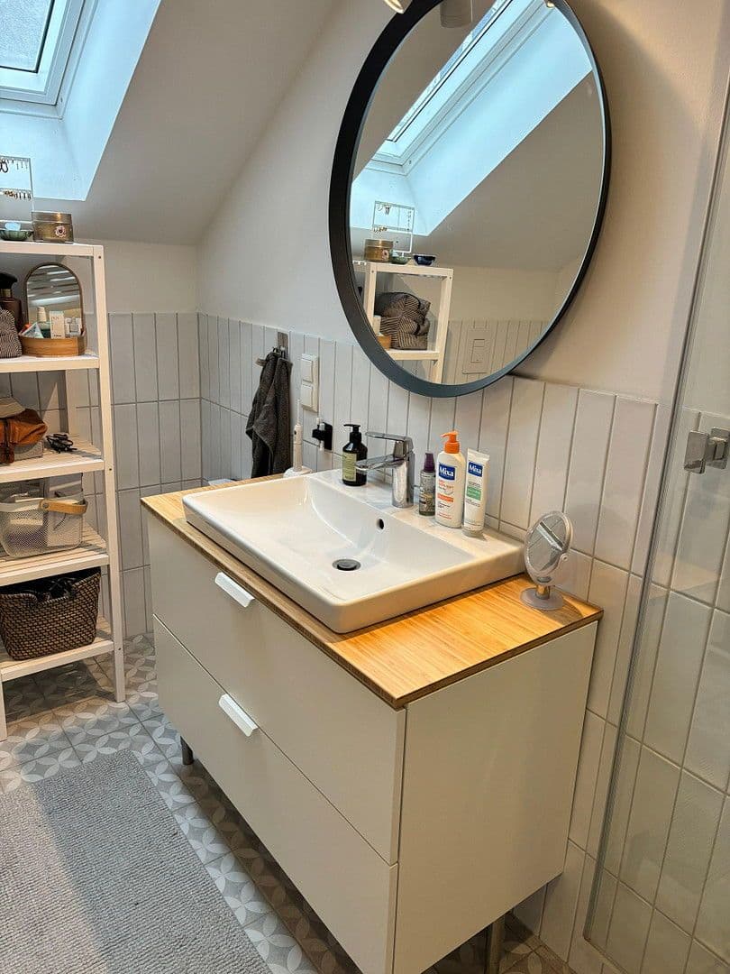 Prenájom bytu 3-izbový 77 m², Duisburg, Severné Porýnie - Westfálsko Prenájom bytu 3-izbový 77 m², Duisburg, Severné Porýnie - Westfálsko