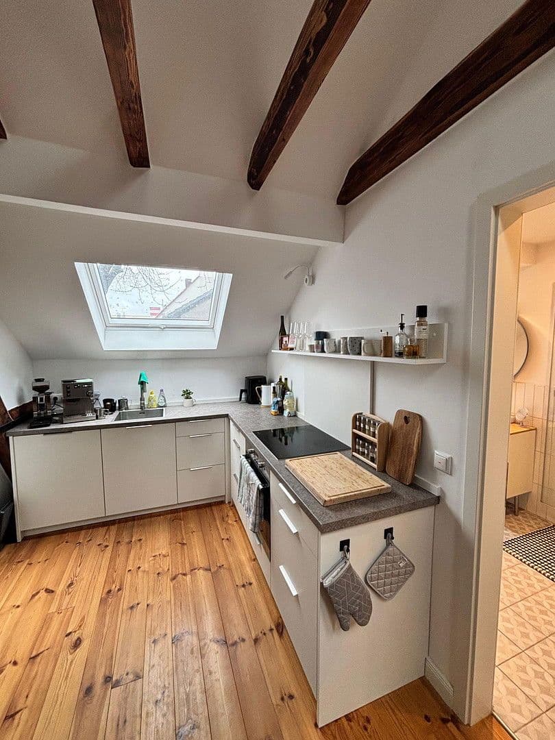 Prenájom bytu 3-izbový 77 m², Duisburg, Severné Porýnie - Westfálsko Prenájom bytu 3-izbový 77 m², Duisburg, Severné Porýnie - Westfálsko