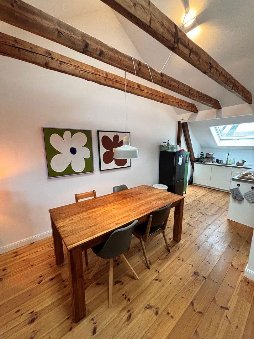 Prenájom bytu 3-izbový 77 m², Duisburg, Severné Porýnie - Westfálsko Prenájom bytu 3-izbový 77 m², Duisburg, Severné Porýnie - Westfálsko