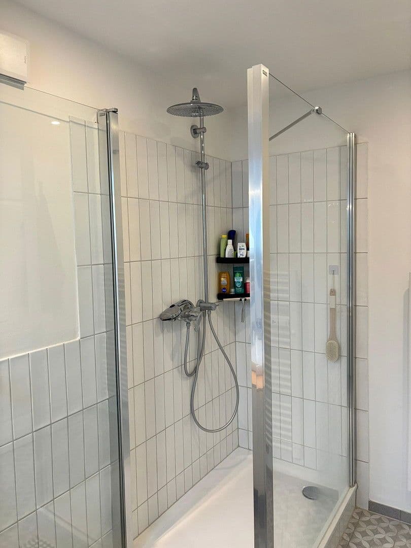 Prenájom bytu 3-izbový 77 m², Duisburg, Severné Porýnie - Westfálsko Prenájom bytu 3-izbový 77 m², Duisburg, Severné Porýnie - Westfálsko