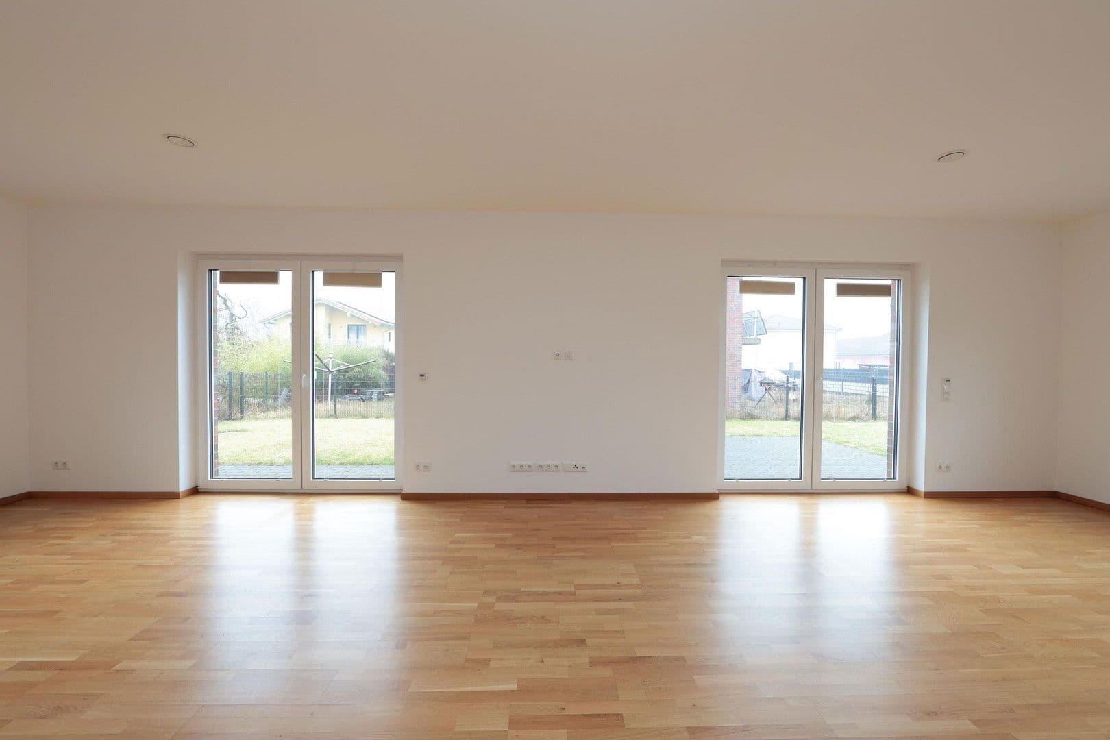 Prenájom domu 164 m², pozemek 550 m², Oranienburg, Brandenbursko Prenájom domu 164 m², pozemek 550 m², Oranienburg, Brandenbursko