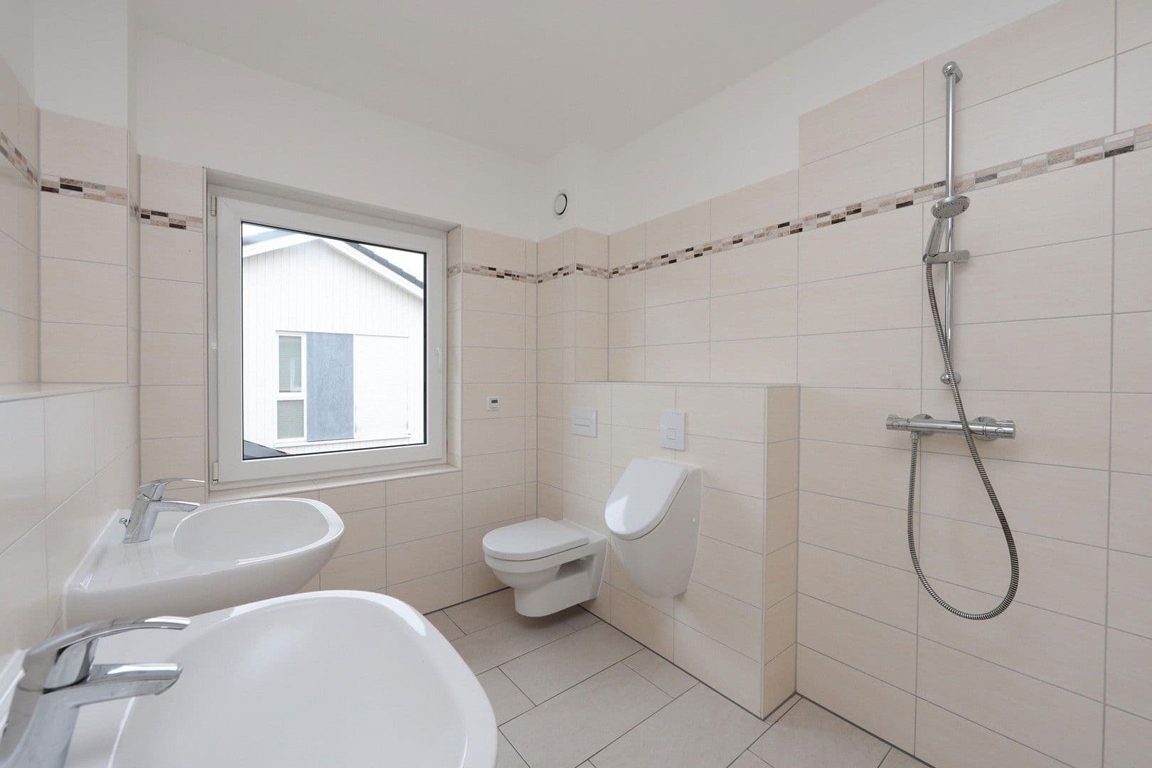 Prenájom domu 164 m², pozemek 550 m², Oranienburg, Brandenbursko Prenájom domu 164 m², pozemek 550 m², Oranienburg, Brandenbursko