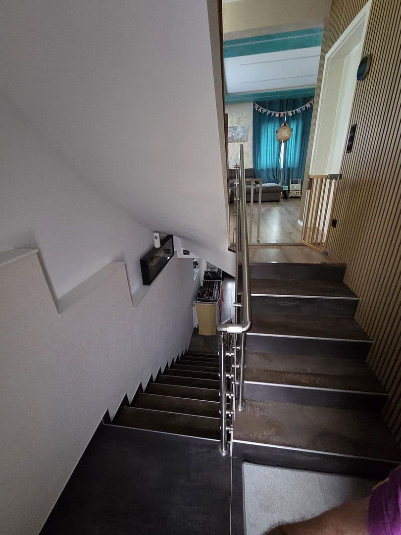 Predaj domu 120 m², pozemek 365 m², Schutzenstrasse, 21/1, Niefern-Öschelbronn, Bádensko-Wurttembersko Predaj domu 120 m², pozemek 365 m², Schutzenstrasse, 21/1, Niefern-Öschelbronn, Bádensko-Wurttembersko