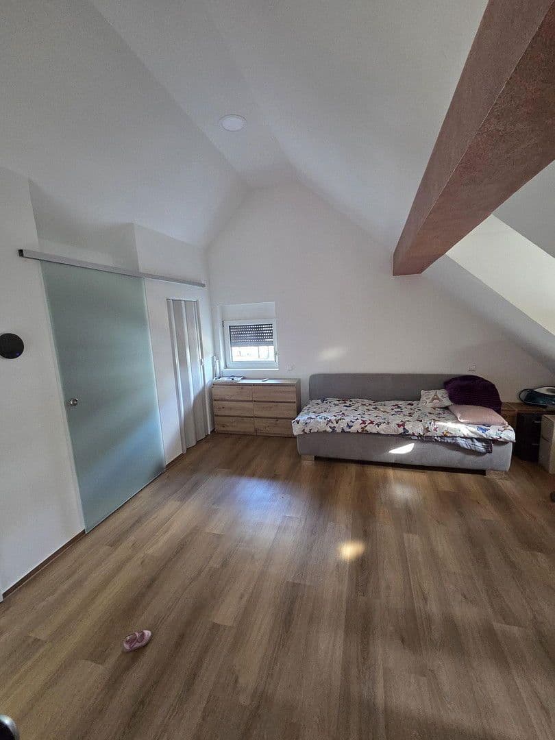 Predaj domu 120 m², pozemek 365 m², Schutzenstrasse, 21/1, Niefern-Öschelbronn, Bádensko-Wurttembersko Predaj domu 120 m², pozemek 365 m², Schutzenstrasse, 21/1, Niefern-Öschelbronn, Bádensko-Wurttembersko