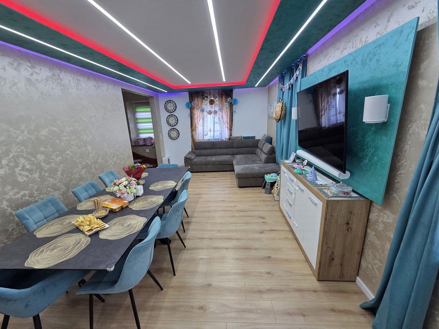 Predaj domu 120 m², pozemek 365 m², Schutzenstrasse, 21/1, Niefern-Öschelbronn, Bádensko-Wurttembersko Predaj domu 120 m², pozemek 365 m², Schutzenstrasse, 21/1, Niefern-Öschelbronn, Bádensko-Wurttembersko