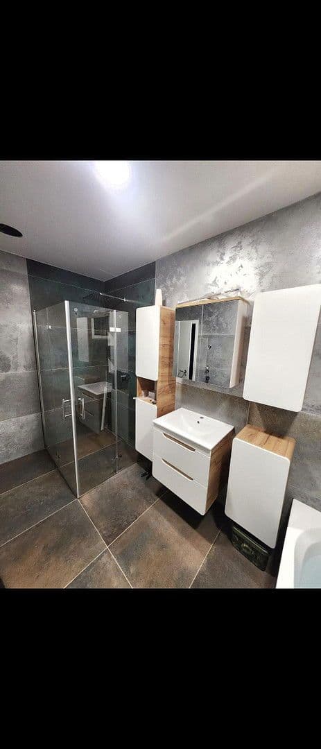 Predaj domu 120 m², pozemek 365 m², Schutzenstrasse, 21/1, Niefern-Öschelbronn, Bádensko-Wurttembersko Predaj domu 120 m², pozemek 365 m², Schutzenstrasse, 21/1, Niefern-Öschelbronn, Bádensko-Wurttembersko