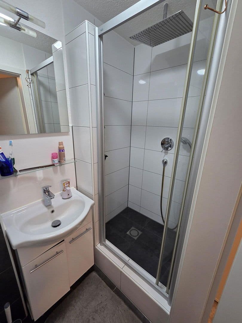 Predaj domu 120 m², pozemek 365 m², Schutzenstrasse, 21/1, Niefern-Öschelbronn, Bádensko-Wurttembersko Predaj domu 120 m², pozemek 365 m², Schutzenstrasse, 21/1, Niefern-Öschelbronn, Bádensko-Wurttembersko