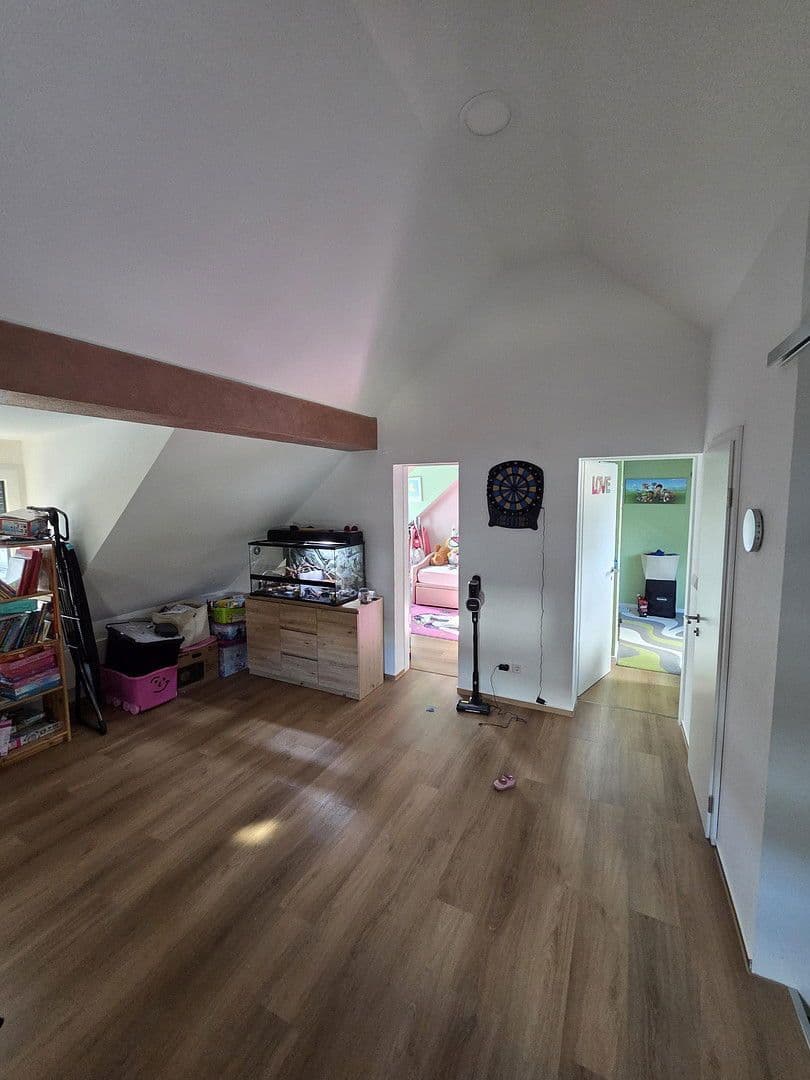 Predaj domu 120 m², pozemek 365 m², Schutzenstrasse, 21/1, Niefern-Öschelbronn, Bádensko-Wurttembersko Predaj domu 120 m², pozemek 365 m², Schutzenstrasse, 21/1, Niefern-Öschelbronn, Bádensko-Wurttembersko