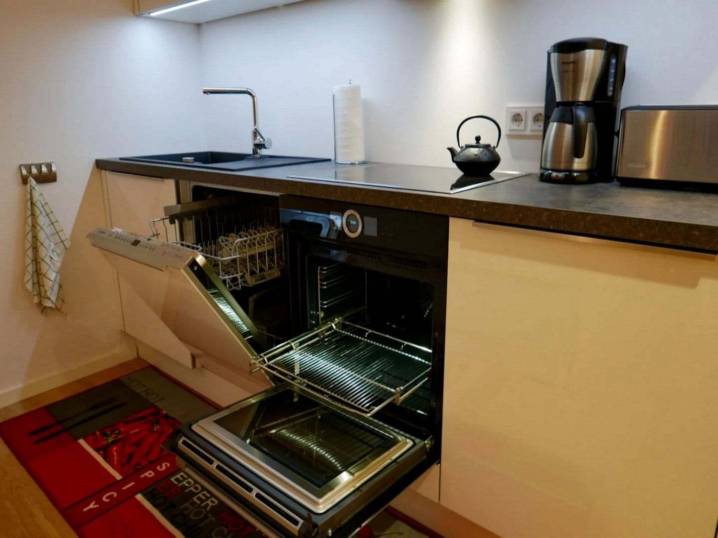 Prenájom bytu 2-izbový 72 m², Frankfurt am Main, Hesensko Prenájom bytu 2-izbový 72 m², Frankfurt am Main, Hesensko