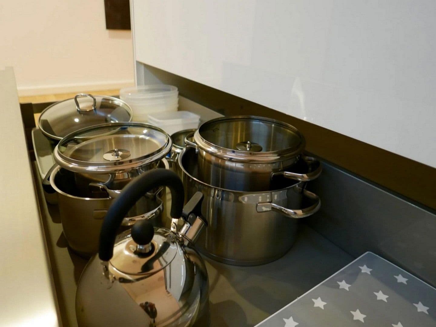 Prenájom bytu 2-izbový 72 m², Frankfurt am Main, Hesensko Prenájom bytu 2-izbový 72 m², Frankfurt am Main, Hesensko