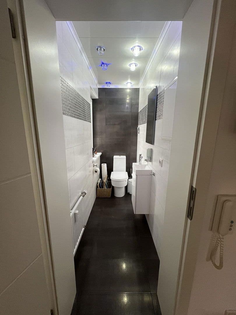 Predaj bytu 3-izbový 96 m², Pforzheim, Bádensko-Wurttembersko Predaj bytu 3-izbový 96 m², Pforzheim, Bádensko-Wurttembersko