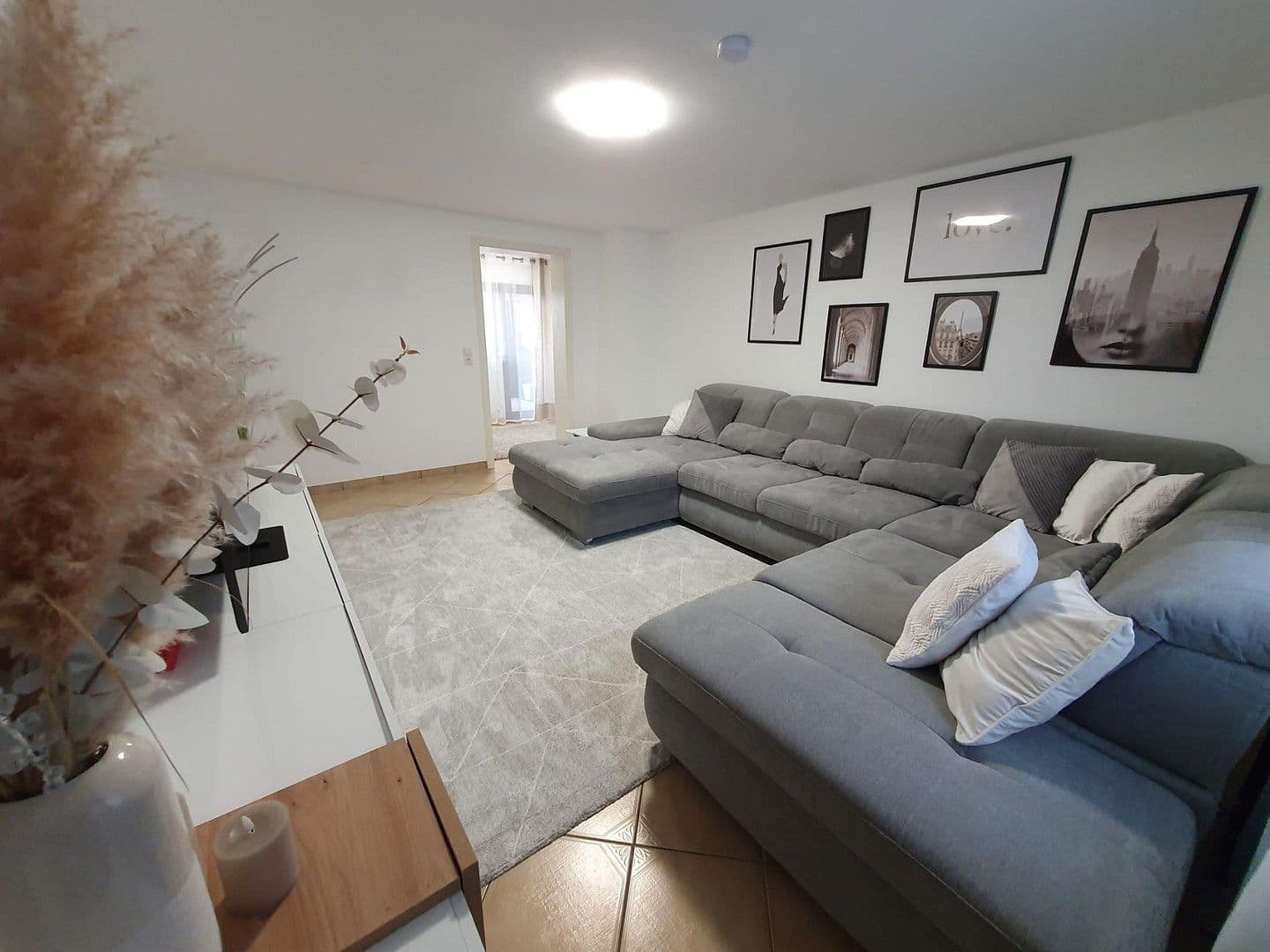 Prenájom bytu 3-izbový 108 m², Heddesheim, Bádensko-Wurttembersko Prenájom bytu 3-izbový 108 m², Heddesheim, Bádensko-Wurttembersko