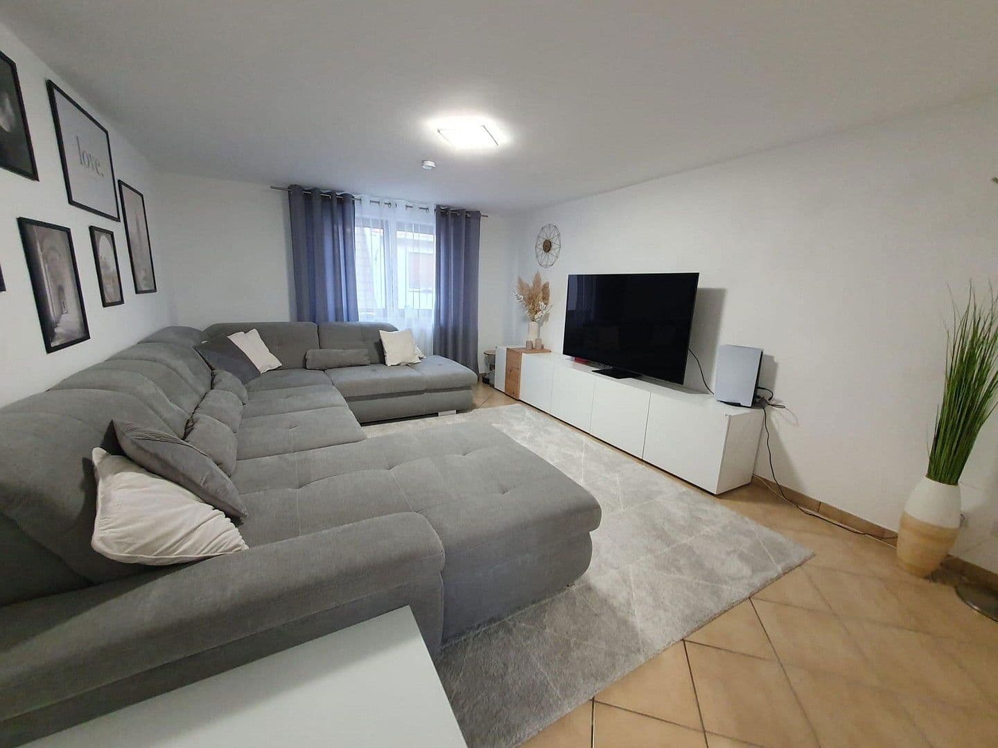 Prenájom bytu 3-izbový 108 m², Heddesheim, Bádensko-Wurttembersko Prenájom bytu 3-izbový 108 m², Heddesheim, Bádensko-Wurttembersko