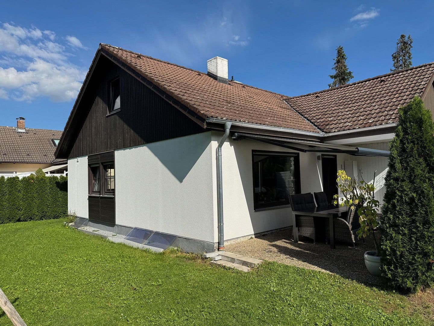 Predaj domu 120 m², pozemek 590 m², Königsbrunn, Bavorsko Predaj domu 120 m², pozemek 590 m², Königsbrunn, Bavorsko