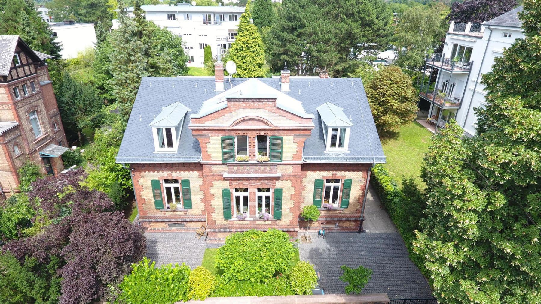 Prenájom bytu 4-izbový 114 m², Rheingaustraße 122, Wiesbaden-Biebrich, Hesensko Prenájom bytu 4-izbový 114 m², Rheingaustraße 122, Wiesbaden-Biebrich, Hesensko