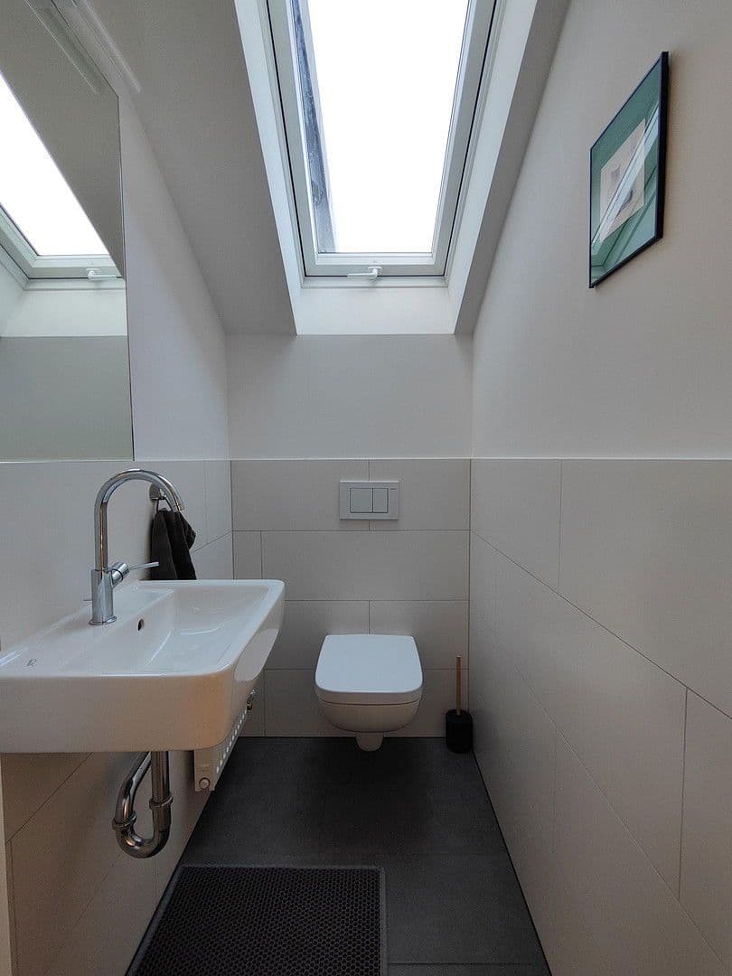 Prenájom bytu 4-izbový 114 m², Rheingaustraße 122, Wiesbaden-Biebrich, Hesensko Prenájom bytu 4-izbový 114 m², Rheingaustraße 122, Wiesbaden-Biebrich, Hesensko