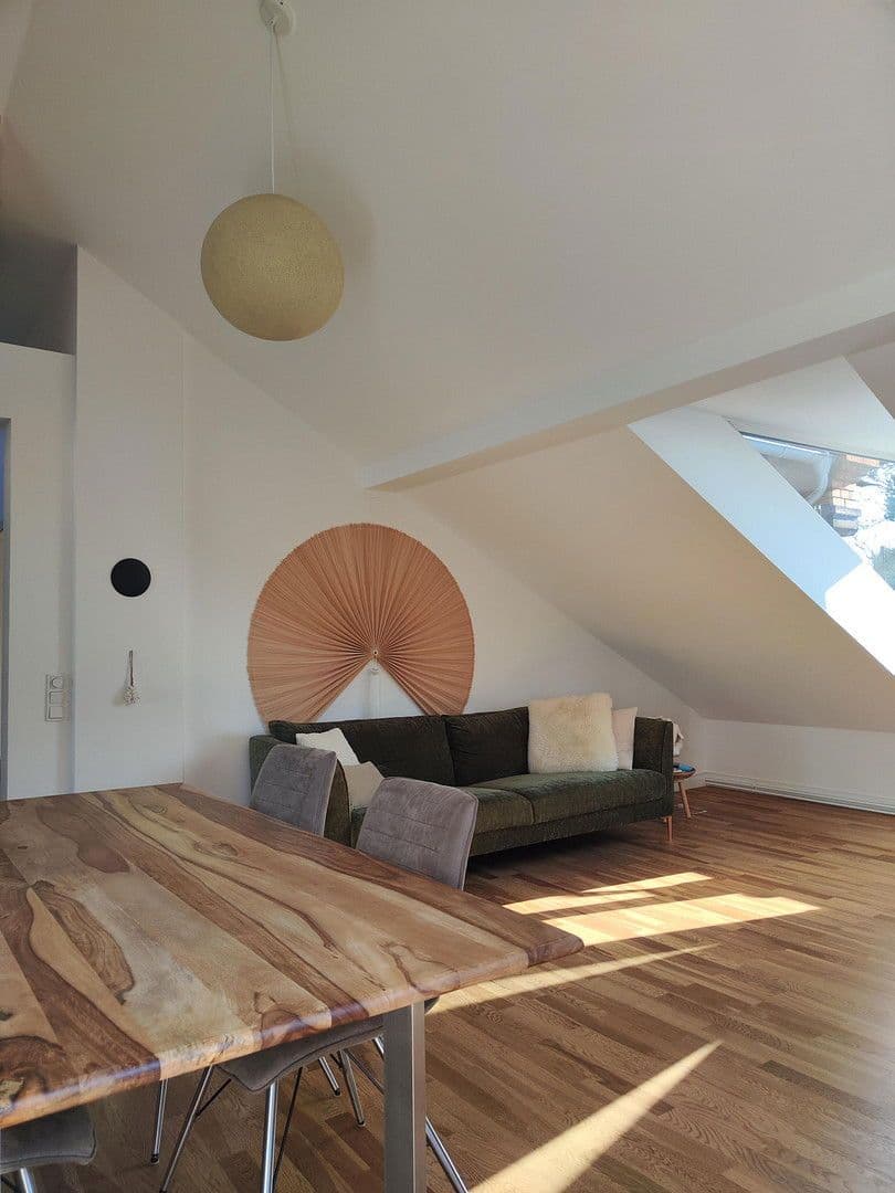 Prenájom bytu 4-izbový 114 m², Rheingaustraße 122, Wiesbaden-Biebrich, Hesensko Prenájom bytu 4-izbový 114 m², Rheingaustraße 122, Wiesbaden-Biebrich, Hesensko