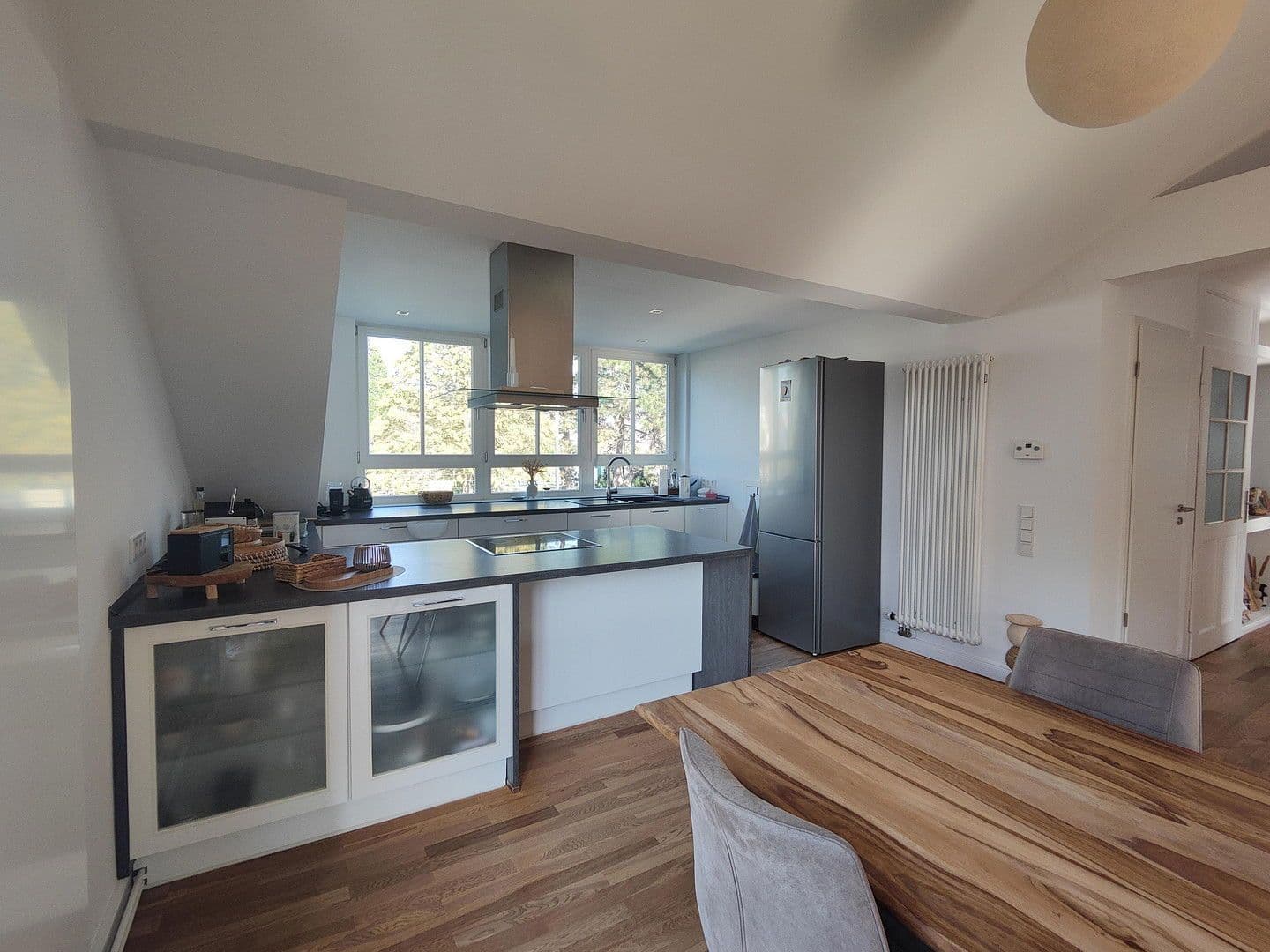 Prenájom bytu 4-izbový 114 m², Rheingaustraße 122, Wiesbaden-Biebrich, Hesensko Prenájom bytu 4-izbový 114 m², Rheingaustraße 122, Wiesbaden-Biebrich, Hesensko