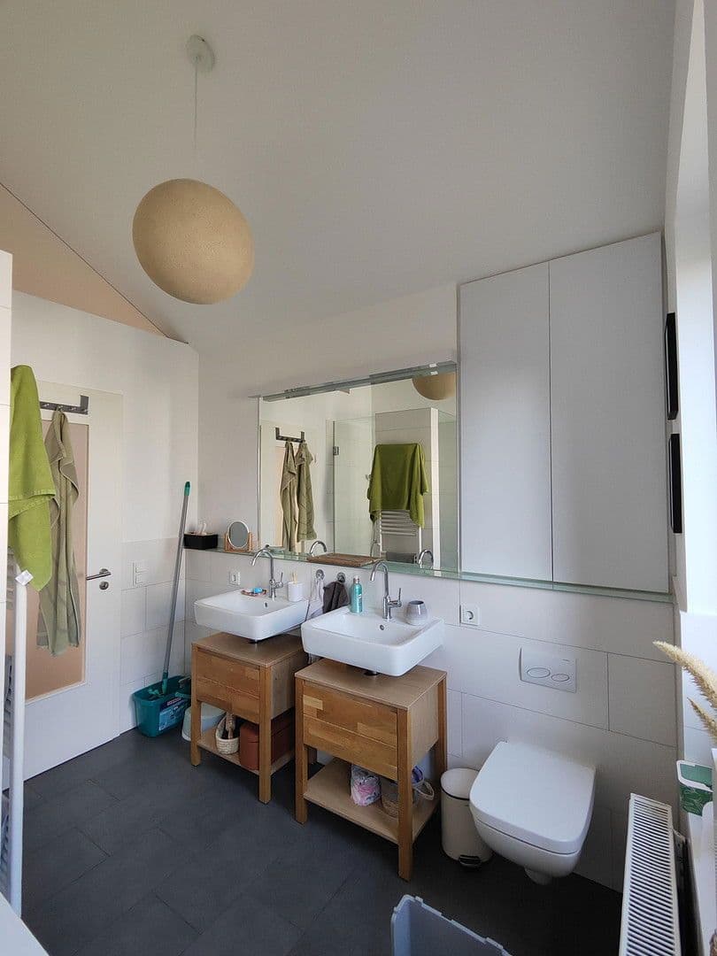 Prenájom bytu 4-izbový 114 m², Rheingaustraße 122, Wiesbaden-Biebrich, Hesensko Prenájom bytu 4-izbový 114 m², Rheingaustraße 122, Wiesbaden-Biebrich, Hesensko