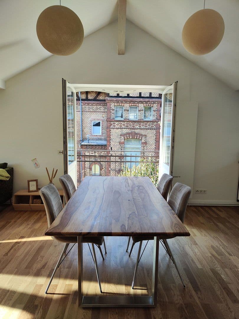 Prenájom bytu 4-izbový 114 m², Rheingaustraße 122, Wiesbaden-Biebrich, Hesensko Prenájom bytu 4-izbový 114 m², Rheingaustraße 122, Wiesbaden-Biebrich, Hesensko